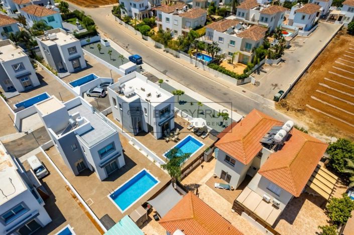 Image No.12-3 Bed Villa for sale