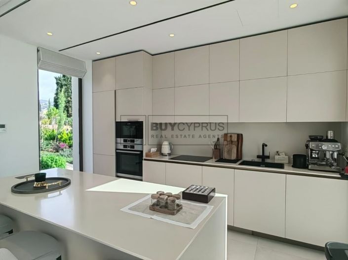 Image No.12-5 Bed Villa for sale