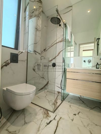 Image No.52-5 Bed Villa for sale