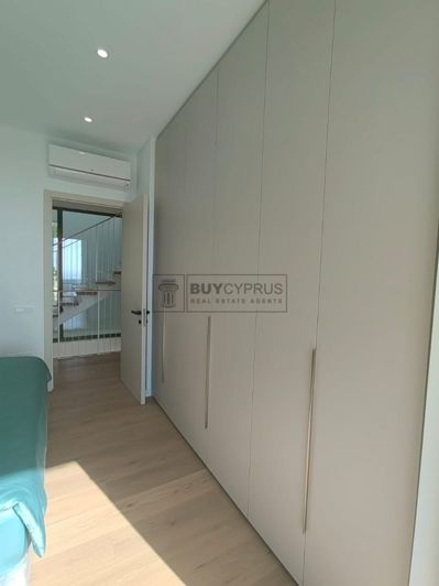 Image No.63-5 Bed Villa for sale