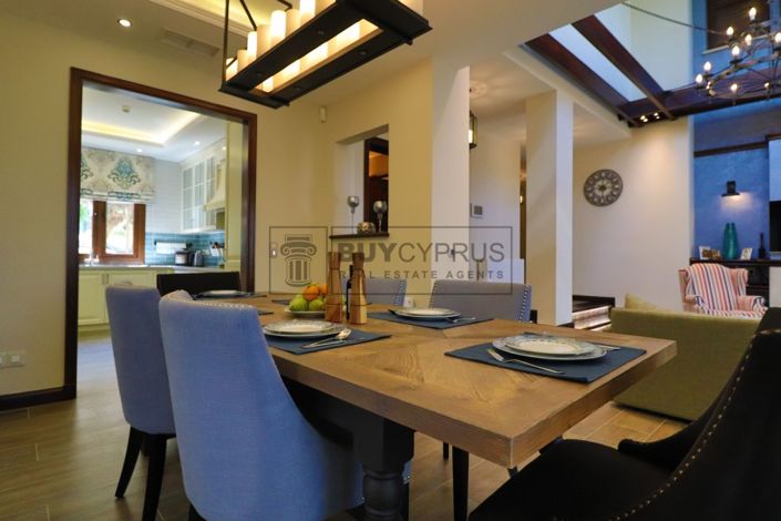 Image No.10-5 Bed Villa for sale