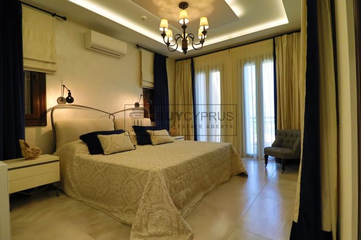 Image No.17-5 Bed Villa for sale