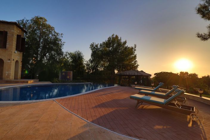 Image No.40-5 Bed Villa for sale