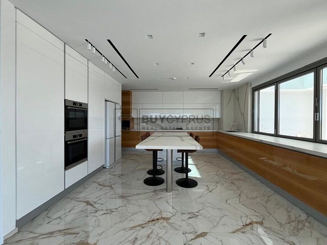 Image No.11-7 Bed Villa for sale