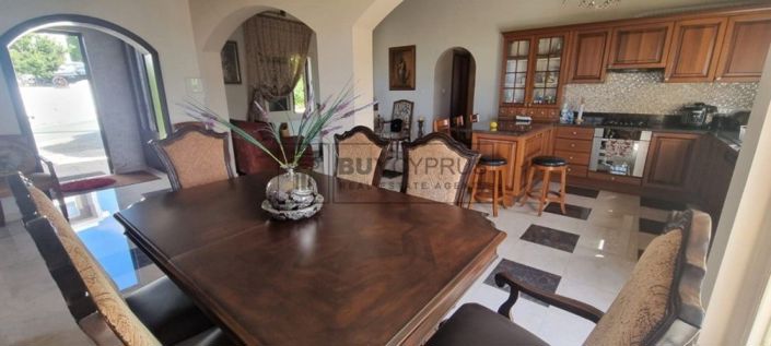 Image No.11-3 Bed Villa for sale