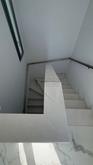 Image No.8-3 Bed Villa for sale