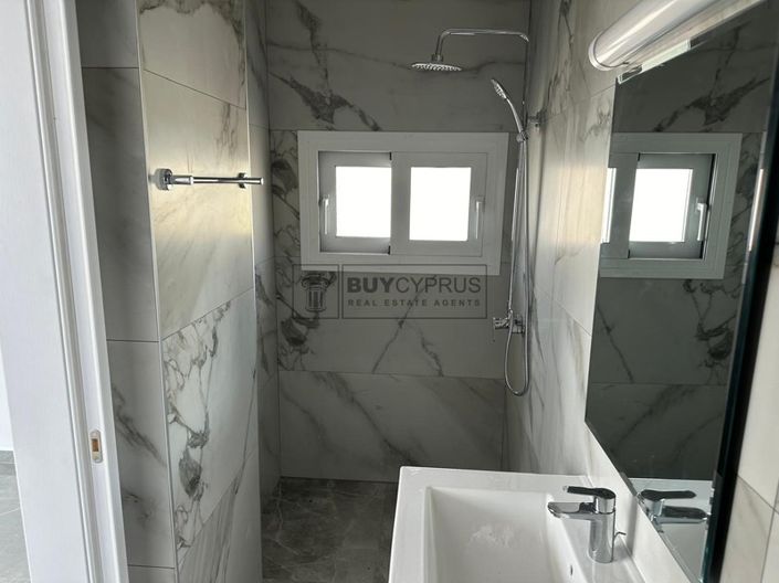 Image No.18-3 Bed Villa for sale