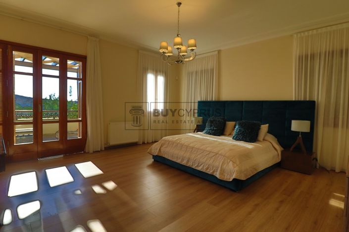 Image No.18-5 Bed Villa for sale