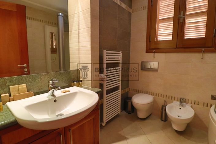 Image No.20-5 Bed Villa for sale