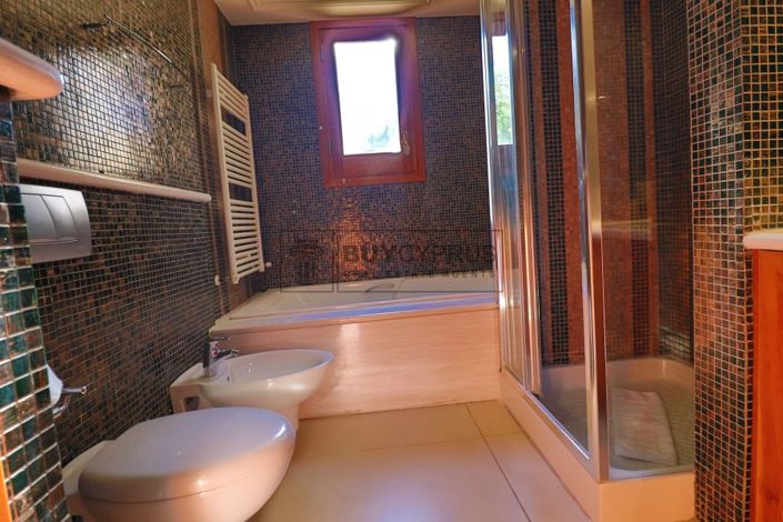 Image No.21-5 Bed Villa for sale