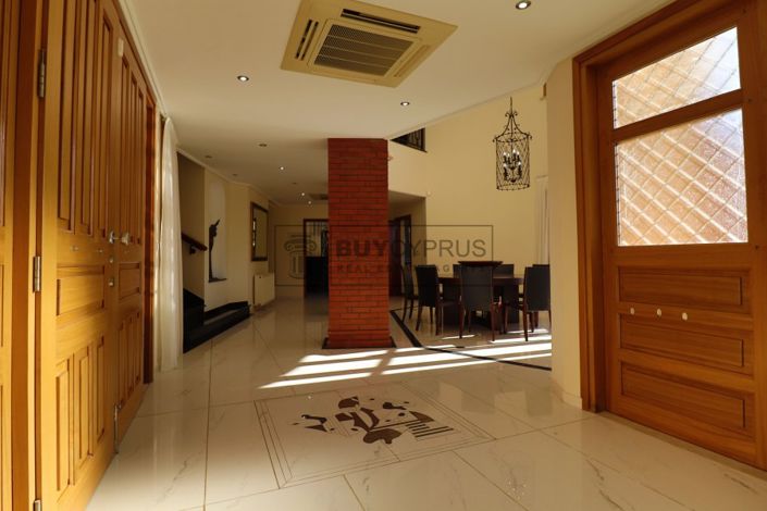 Image No.7-5 Bed Villa for sale