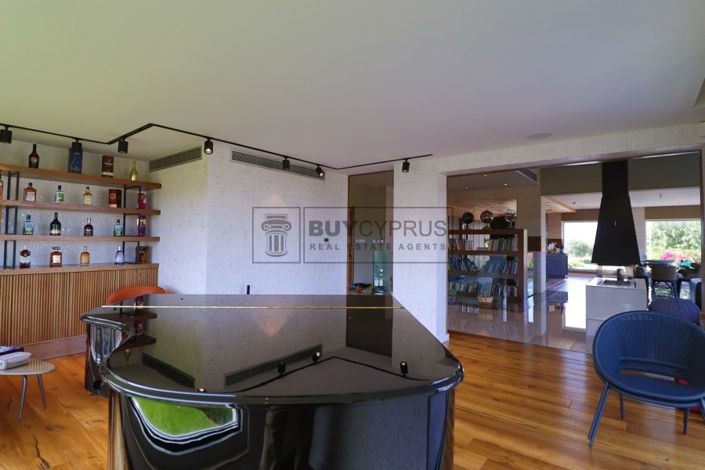 Image No.12-4 Bed Villa for sale