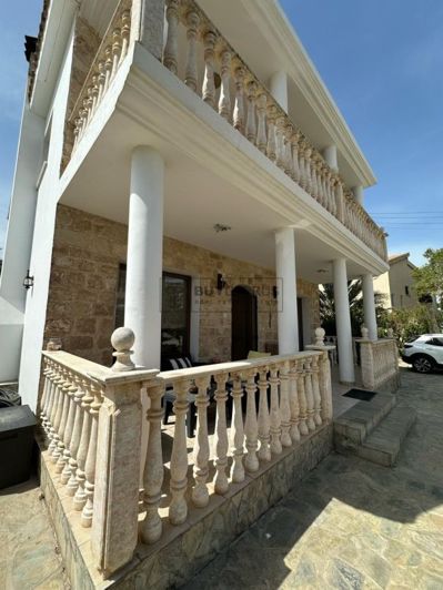Image No.1-4 Bed Villa for sale