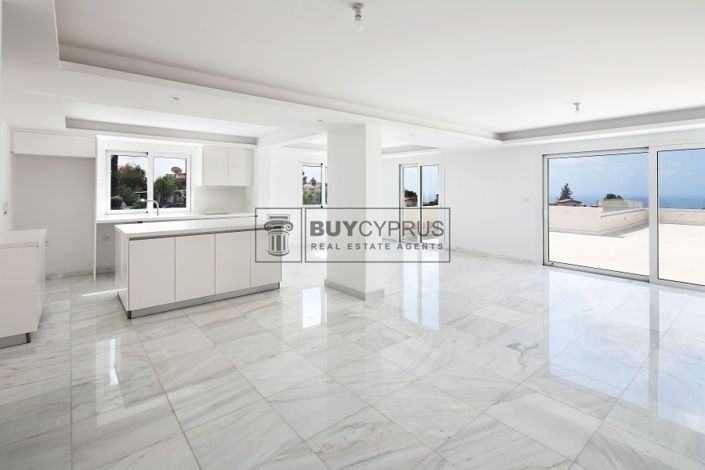 Image No.6-2 Bed Townhouse for sale