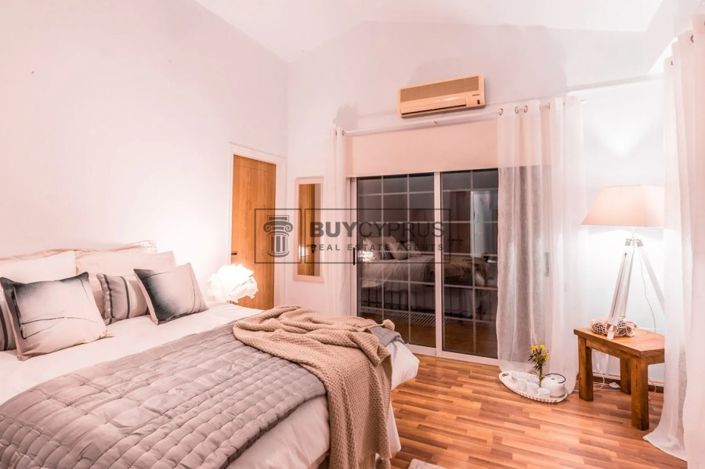 Image No.10-5 Bed Villa for sale