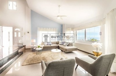 Detached Villa For Sale  in  Peyia