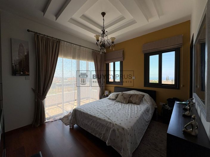 Image No.10-3 Bed Villa for sale