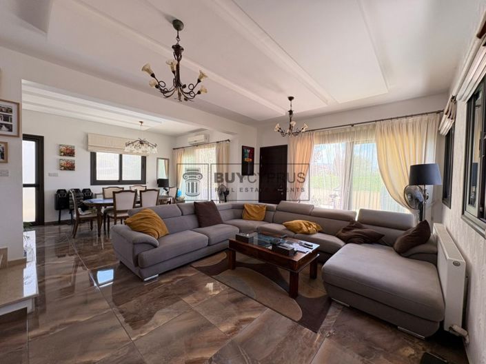 Image No.5-3 Bed Villa for sale