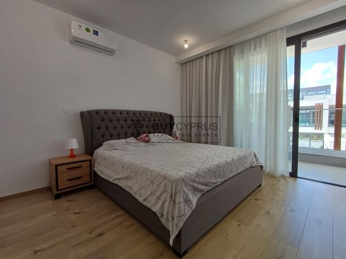 Image No.20-3 Bed Townhouse for sale