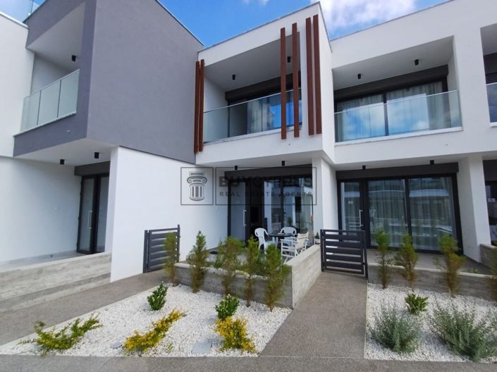 Image No.32-3 Bed Townhouse for sale