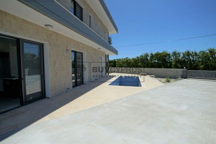 Image No.5-3 Bed Villa for sale