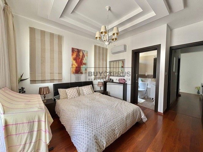 Image No.13-3 Bed Villa for sale