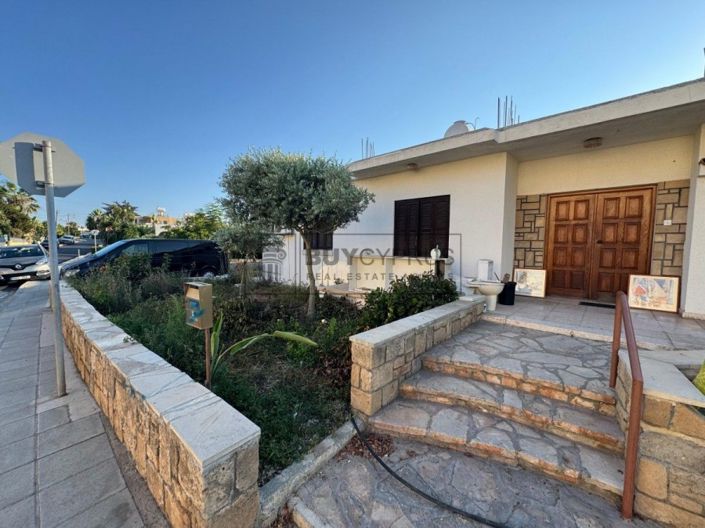 Image No.2-3 Bed Villa for sale