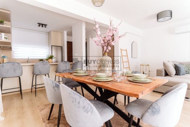 Image No.10-3 Bed Villa for sale