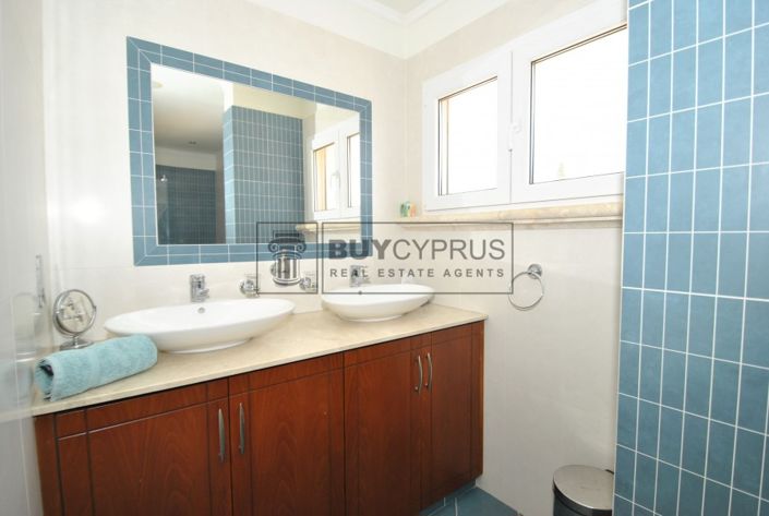 Image No.47-5 Bed Villa for sale