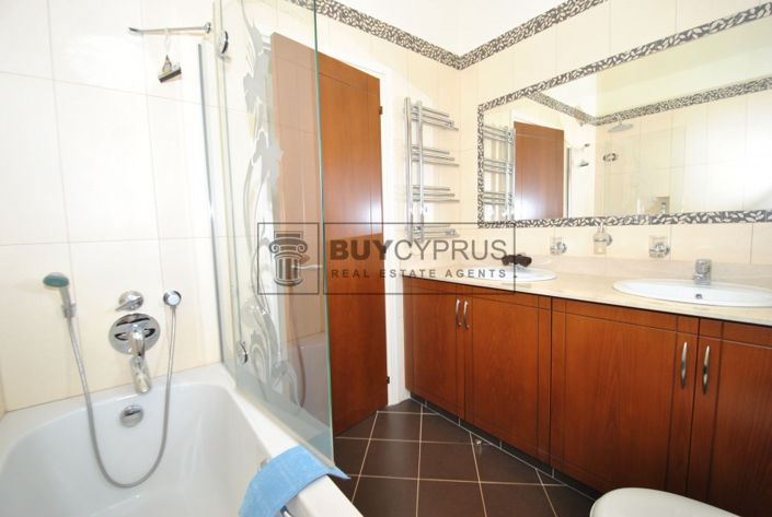 Image No.51-5 Bed Villa for sale