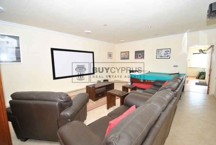 Image No.58-5 Bed Villa for sale