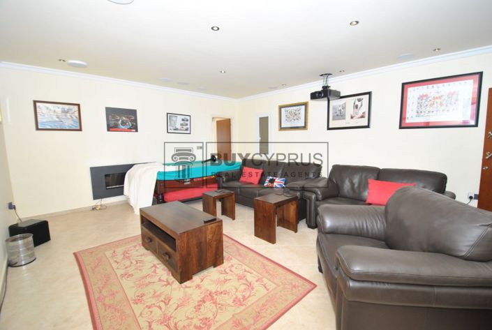 Image No.60-5 Bed Villa for sale