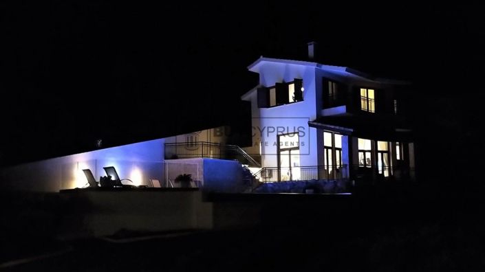 Image No.74-4 Bed Villa for sale