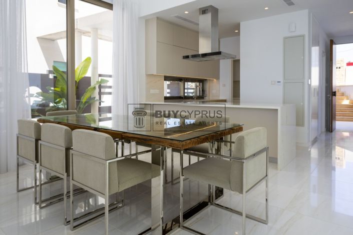 Image No.6-3 Bed Villa for sale