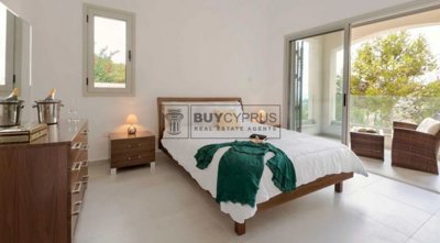 Detached Villa For Sale  in  Kamares - Tala