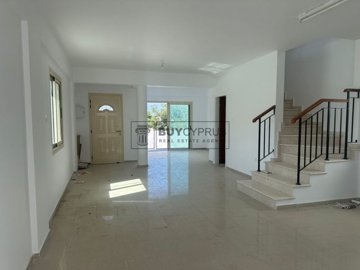 Detached Villa For Sale  in  Emba