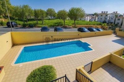 Town House For Sale  in  Universal