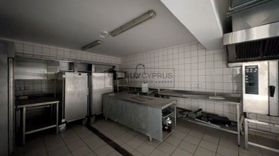 Building For Sale  in  Tombs of the Kings