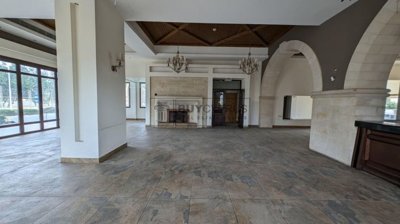 Building For Sale  in  Tombs of the Kings