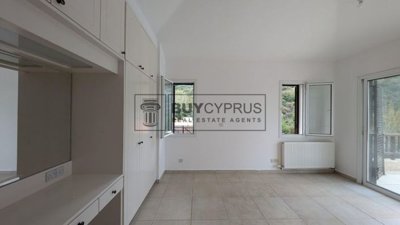 Detached Villa For Sale  in  Kamares - Tala