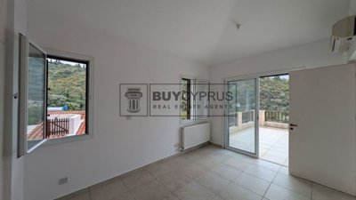 Detached Villa For Sale  in  Kamares - Tala