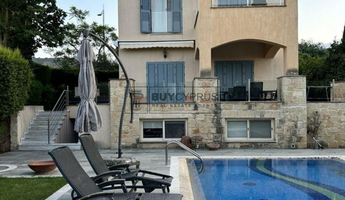 Image No.2-3 Bed Villa for sale