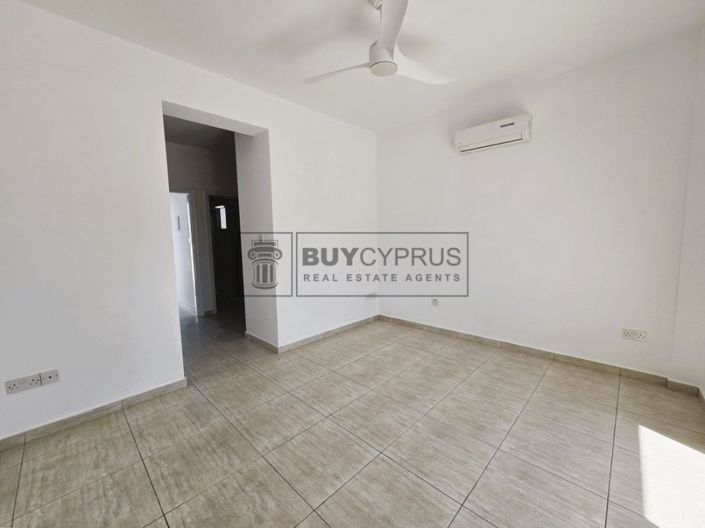 Image No.19-3 Bed Townhouse for sale