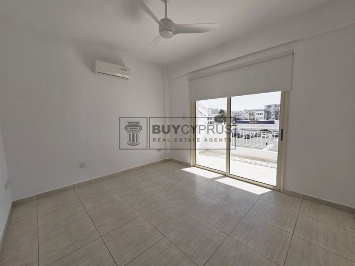 Image No.20-3 Bed Townhouse for sale