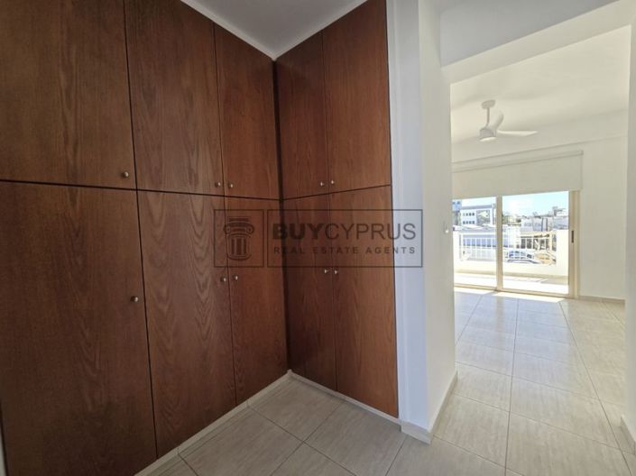 Image No.21-3 Bed Townhouse for sale