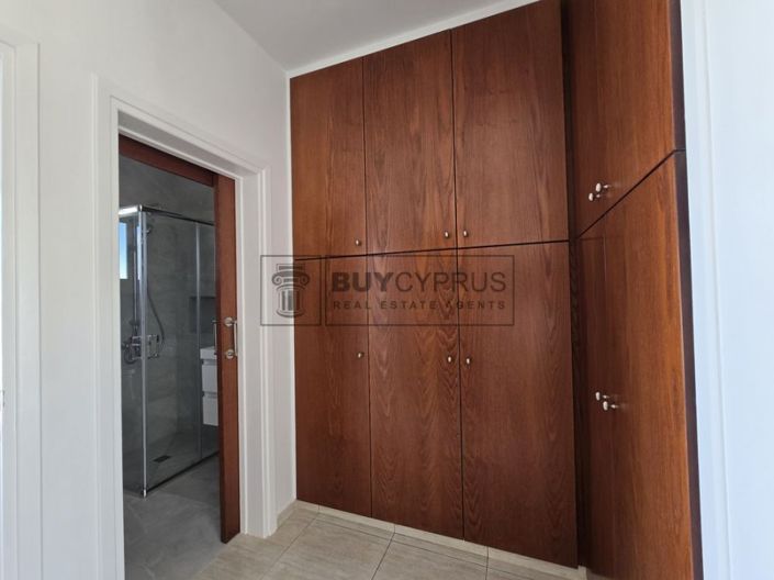 Image No.24-3 Bed Townhouse for sale