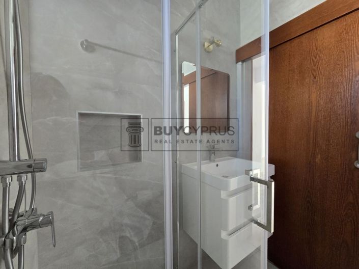 Image No.26-3 Bed Townhouse for sale