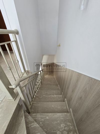 Image No.28-3 Bed Townhouse for sale