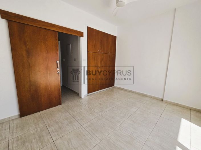 Image No.30-3 Bed Townhouse for sale