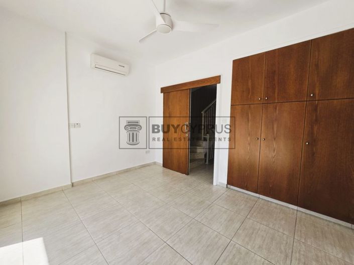 Image No.31-3 Bed Townhouse for sale